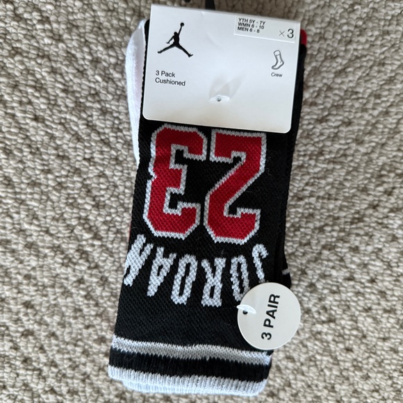 NWT Jordan 3-Pack Varsity Jersey Crew Socks - Picture 3 of 4